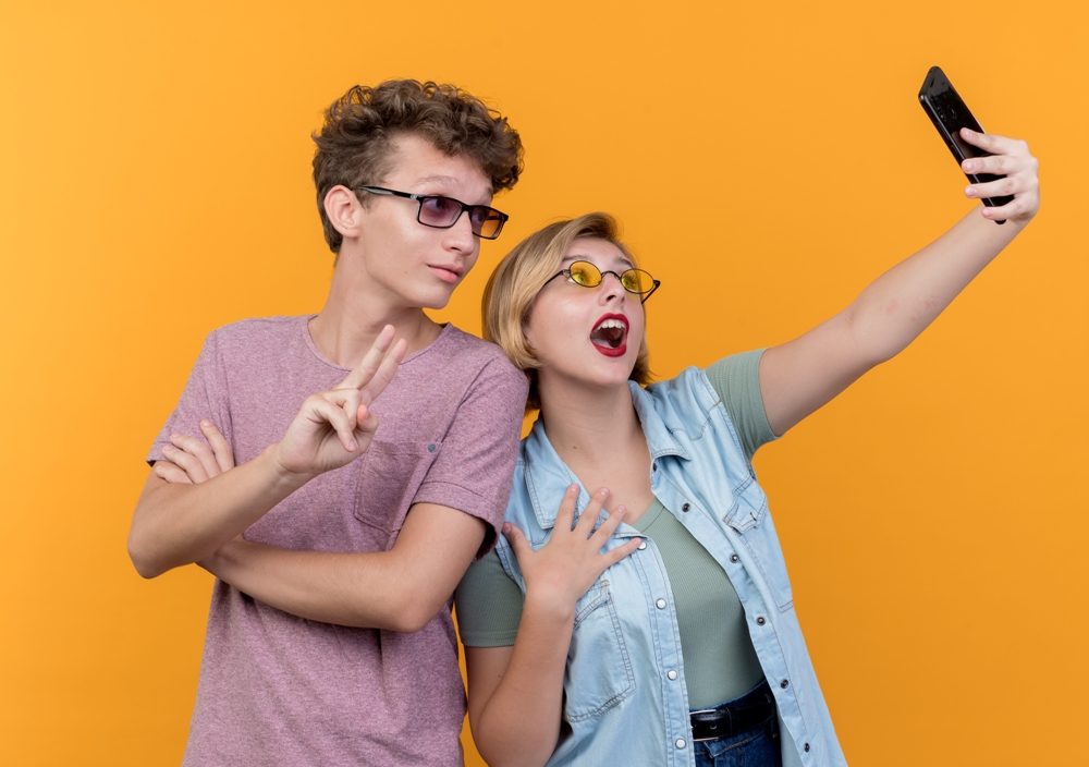 social media young2